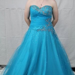 Full length sleeveless gown